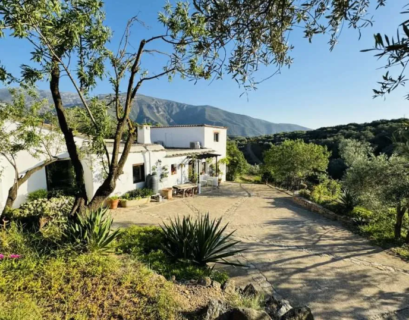 Group Bookings in Andalucía Perfect Stays at Almond Hill House